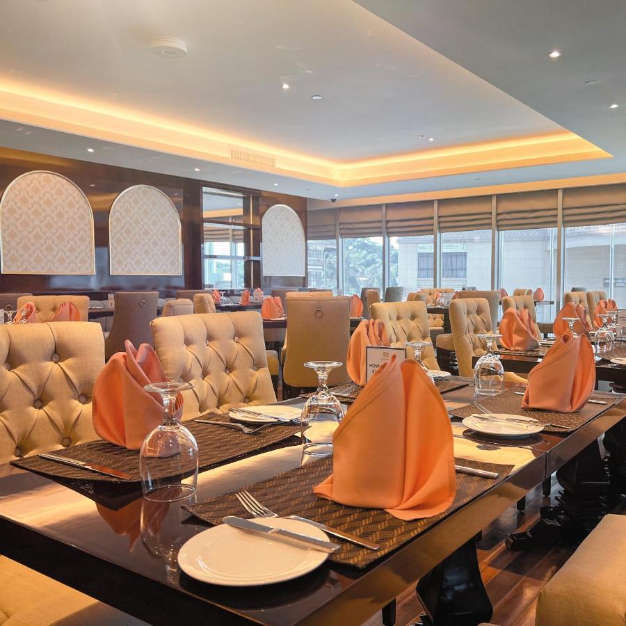 Puteri Wing - Riverside Majestic Hotel Kuching Exterior photo