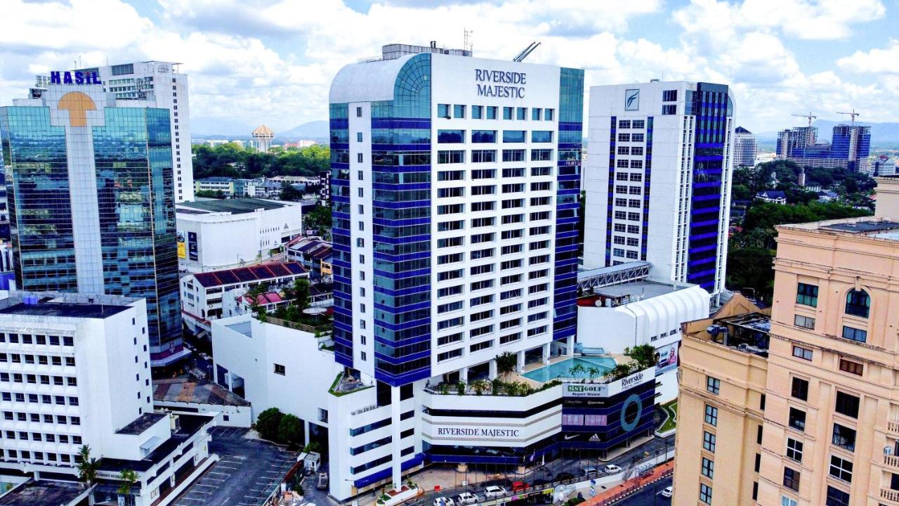 Puteri Wing - Riverside Majestic Hotel Kuching Exterior photo