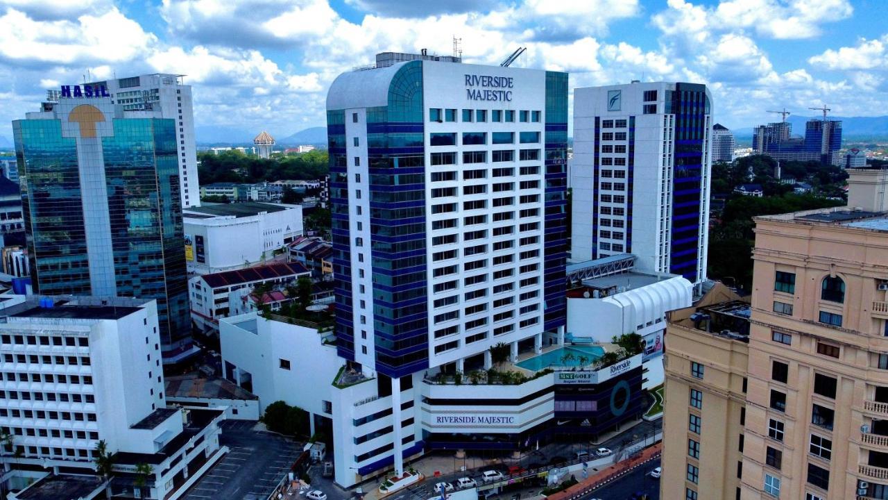 Puteri Wing - Riverside Majestic Hotel Kuching Exterior photo