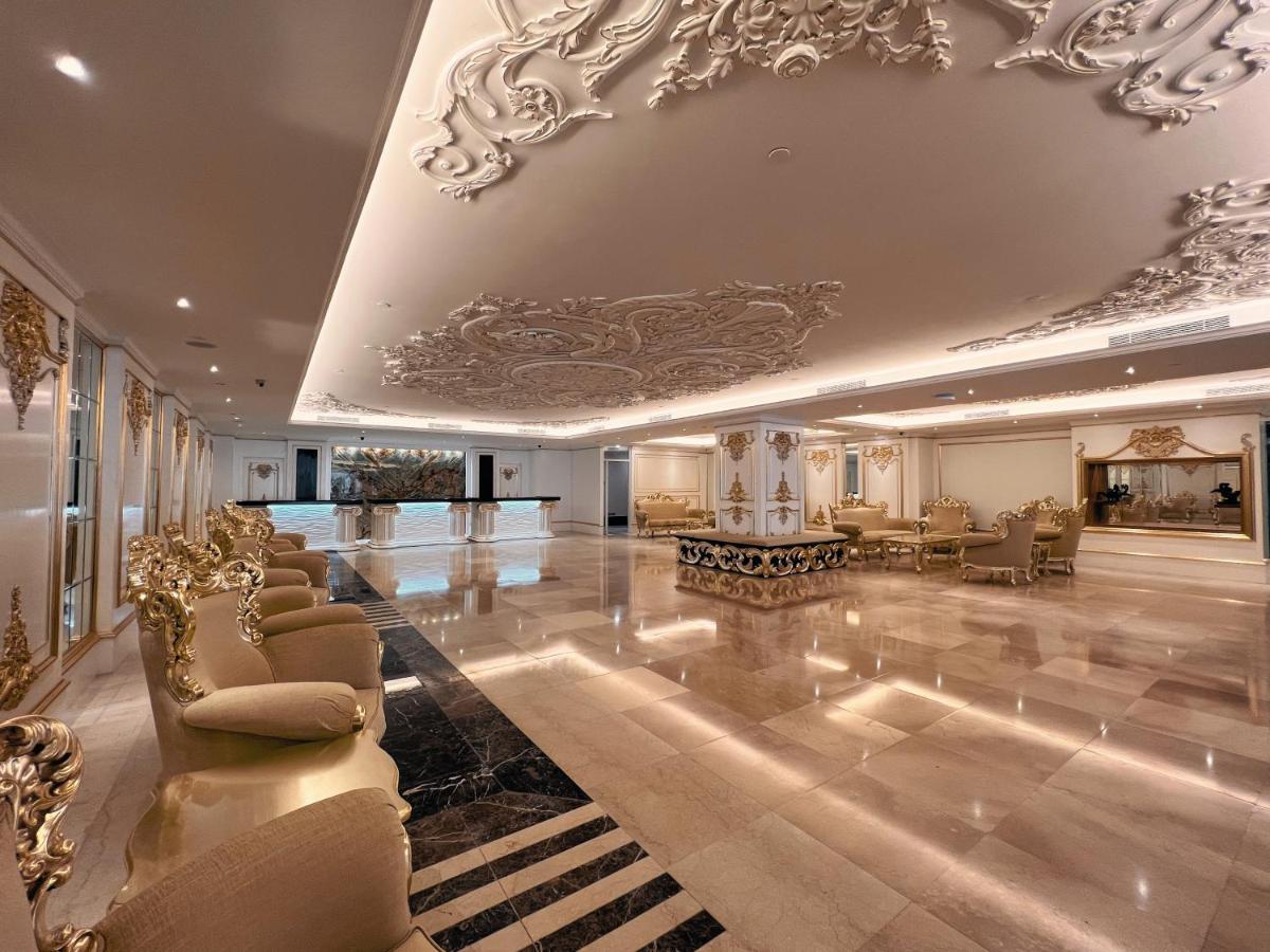 Puteri Wing - Riverside Majestic Hotel Kuching Exterior photo