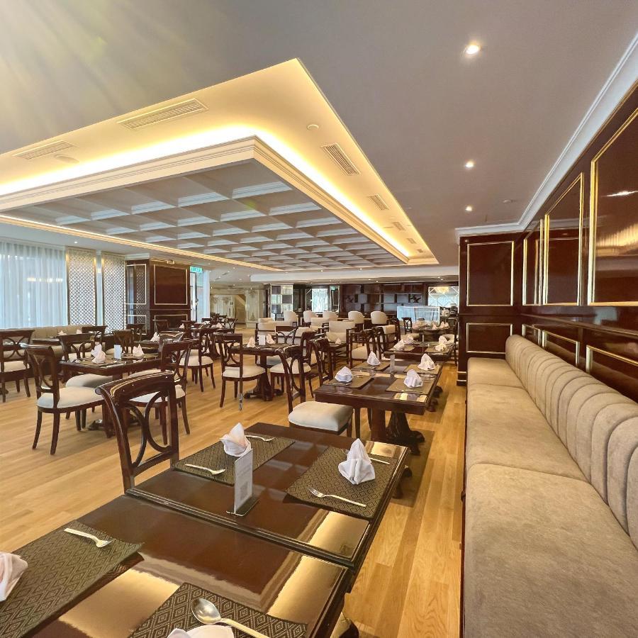 Puteri Wing - Riverside Majestic Hotel Kuching Exterior photo