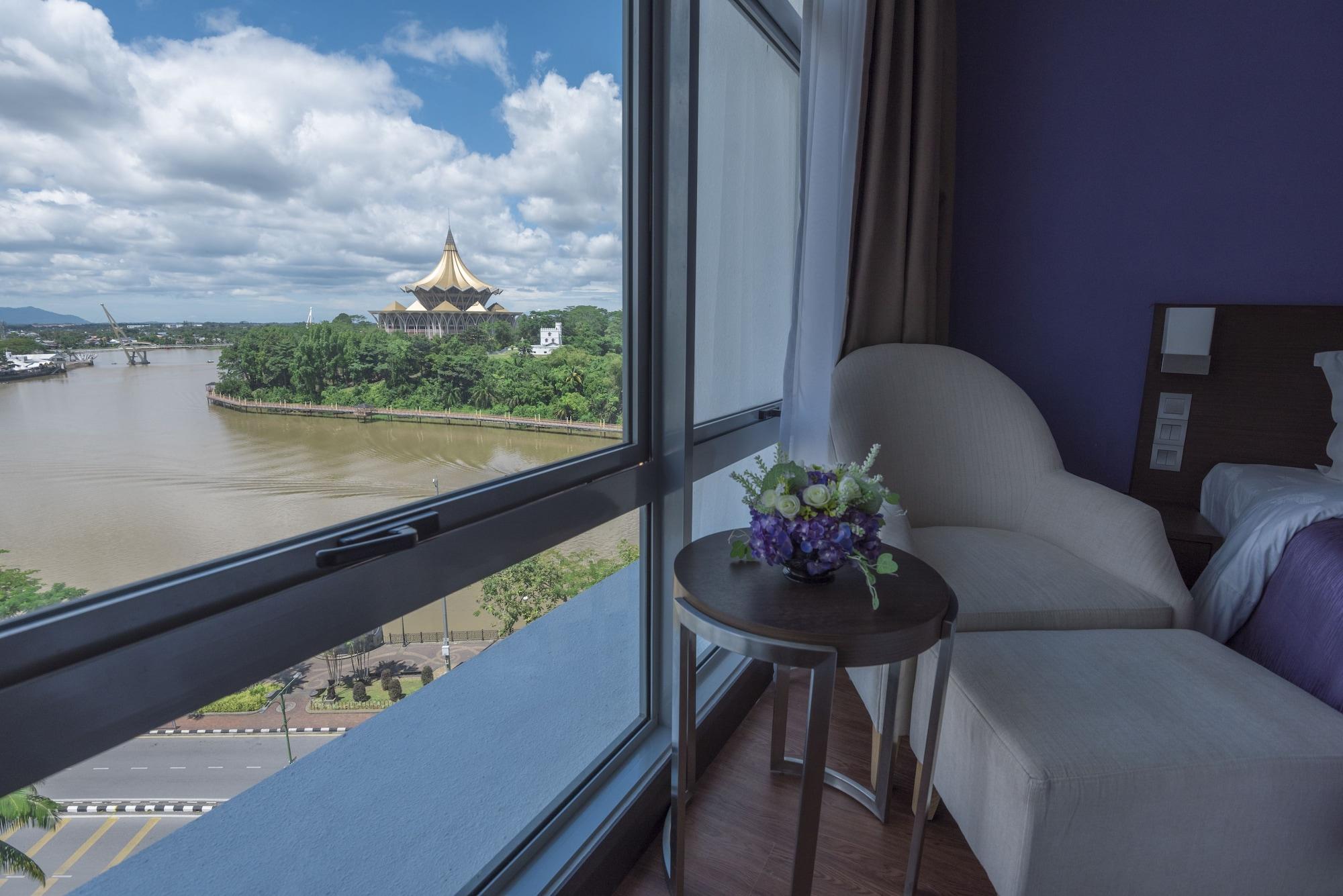 Puteri Wing - Riverside Majestic Hotel Kuching Exterior photo